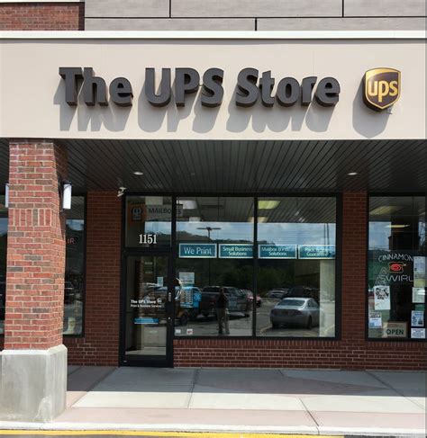 ups store near me 33415